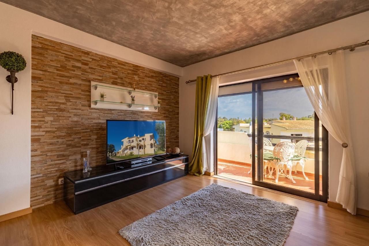 Lovely One Bedroom Apartment In Alvor Esterno foto