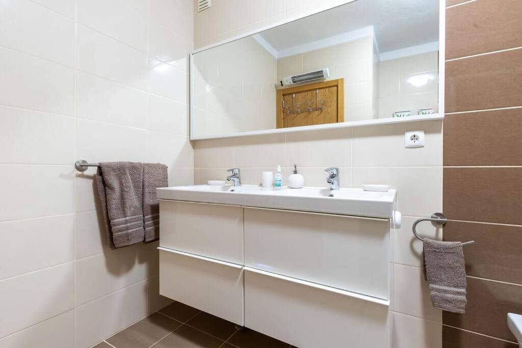 Lovely One Bedroom Apartment In Alvor Esterno foto