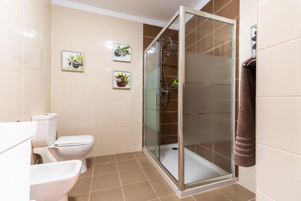Lovely One Bedroom Apartment In Alvor Esterno foto
