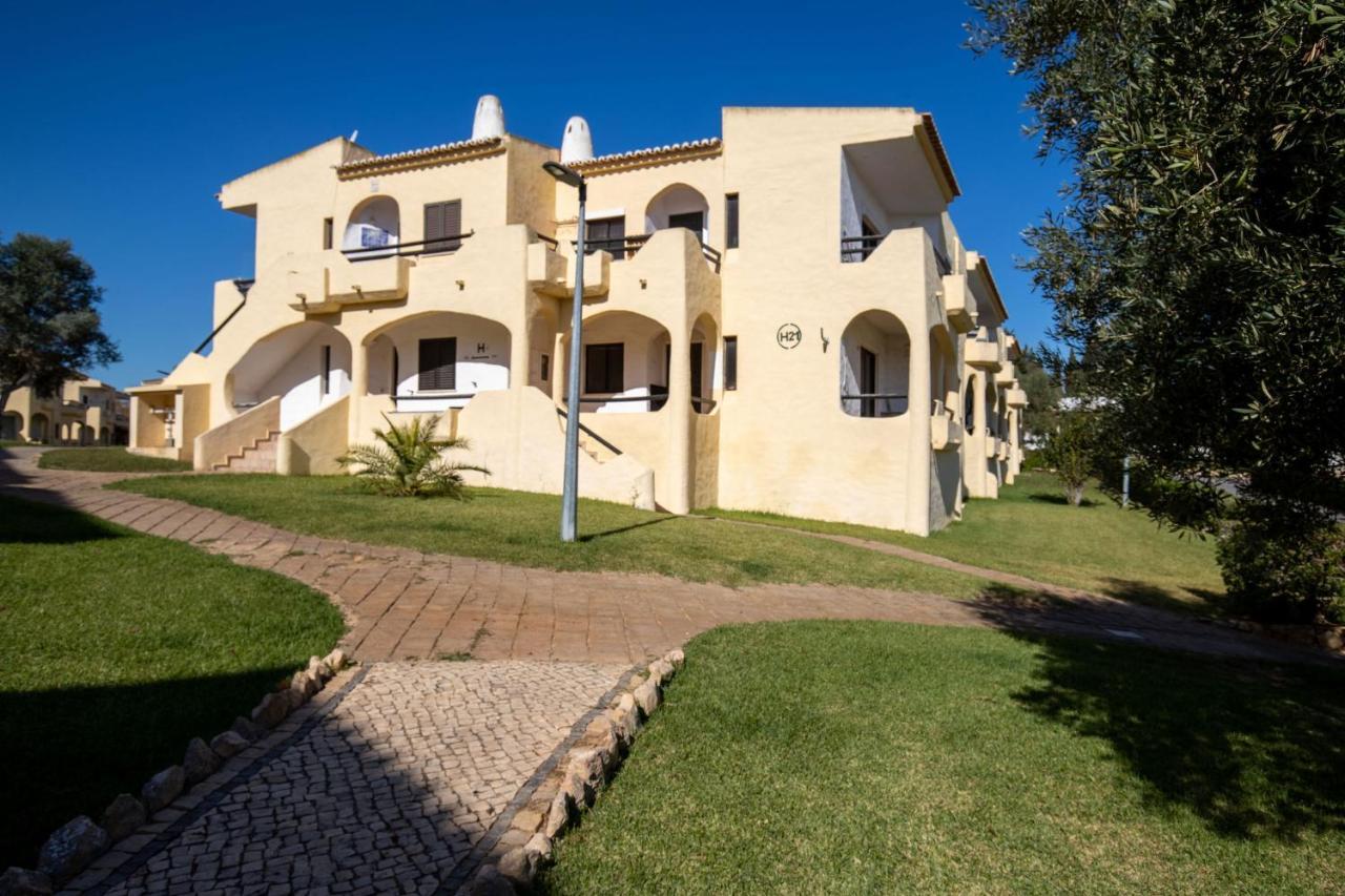Lovely One Bedroom Apartment In Alvor Esterno foto